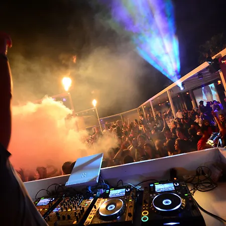 Paradise 2* Paradise Beach (Mykonos)