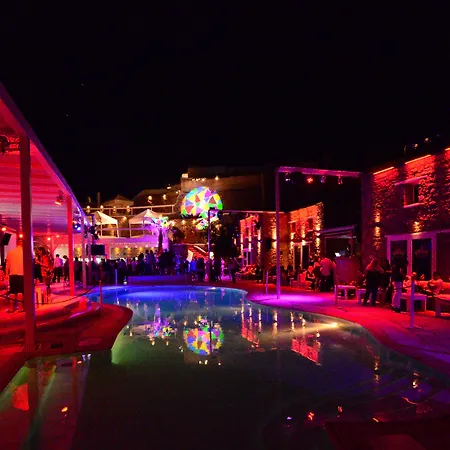 Paradise 2*